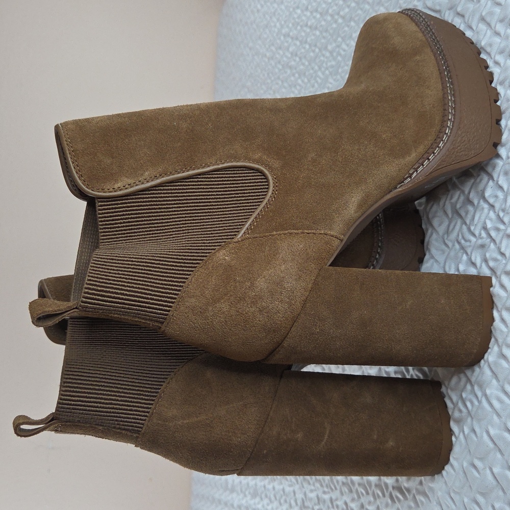 Gianni Bini Raanta Elegant Tan Suede Ankle Boots 11M Platform Lug Suede - Picture 14 of 16